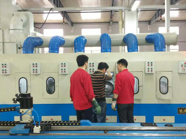 外圓拋光機現場調試 外圓拋光機現場調試